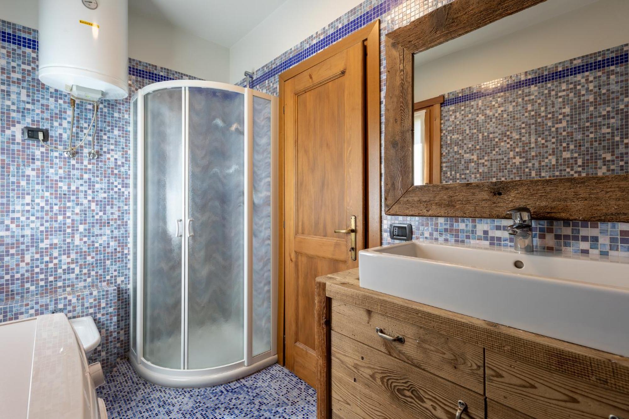 ליביניו Bluebell Apartments מראה חיצוני תמונה